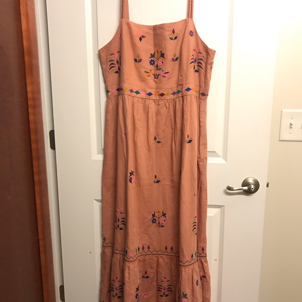 HOLD @prestigestyle Amber embroidered maxi dress